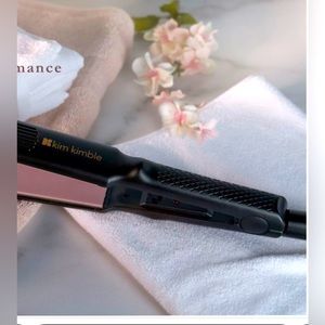 Kim Kimble Vibrating Professional 1.5" Ceramic Tourmaline Flat Iron
